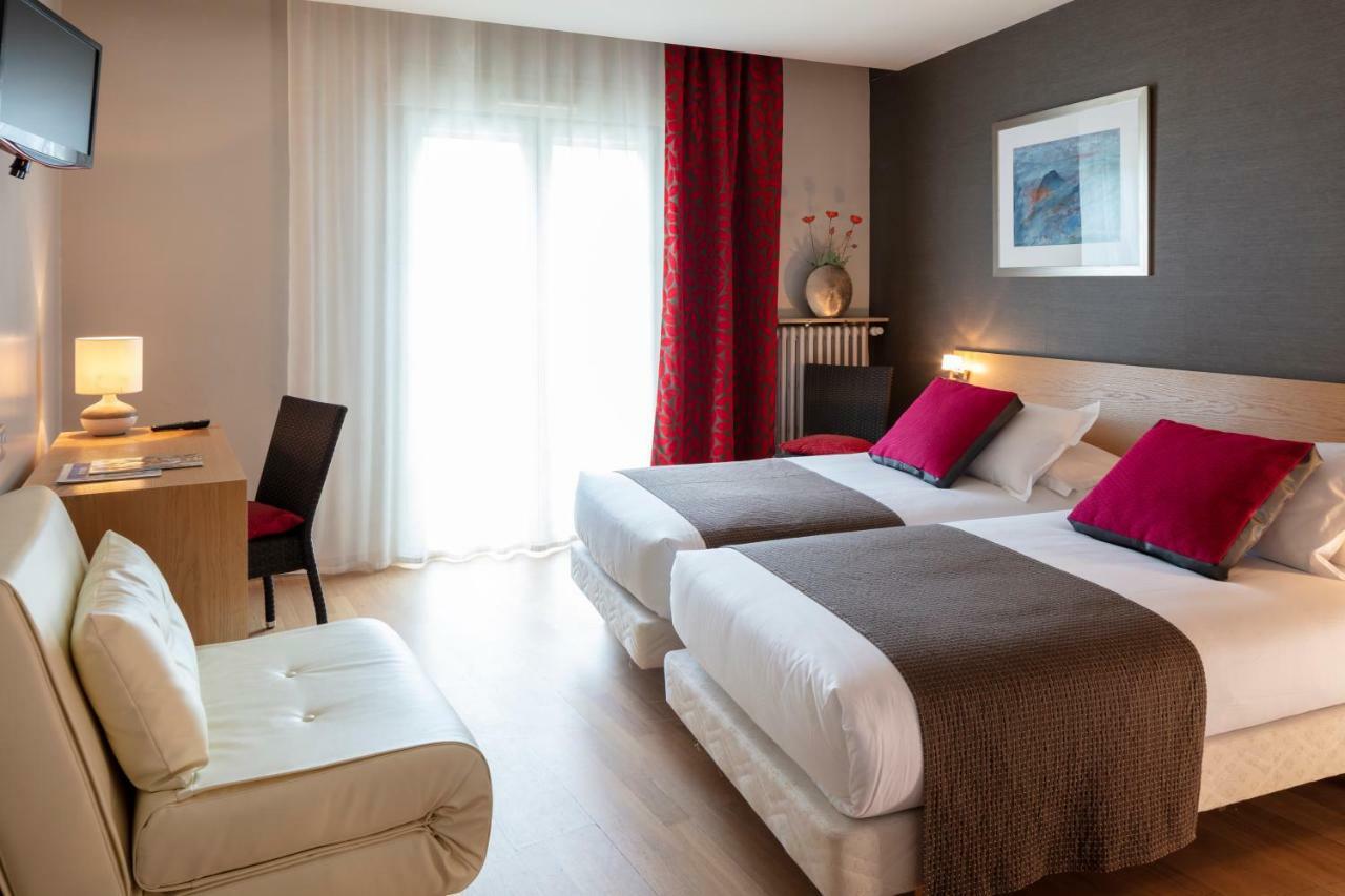 La Chaumiere Hotel